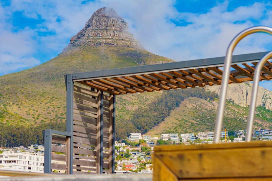 1 Bedroom Property for Sale in Sea Point Western Cape
